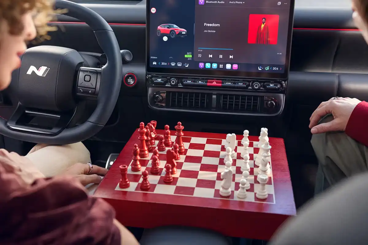 zu sehen: Hyundai Ioniq 3 Schachbrett